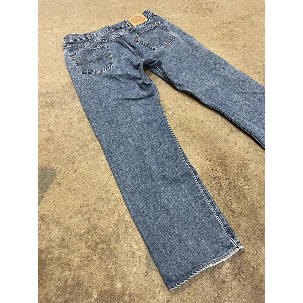 Levis 501 Jeans Mens 38x33 Medium Wash Blue‎ Regular Fit Straight Leg Button Fly